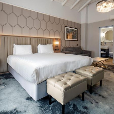 London Chigwell Prince Regent Hotel, BW Signature Collection المظهر الخارجي الصورة