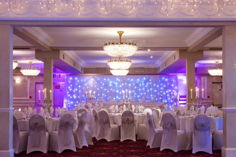 London Chigwell Prince Regent Hotel, BW Signature Collection المظهر الخارجي الصورة