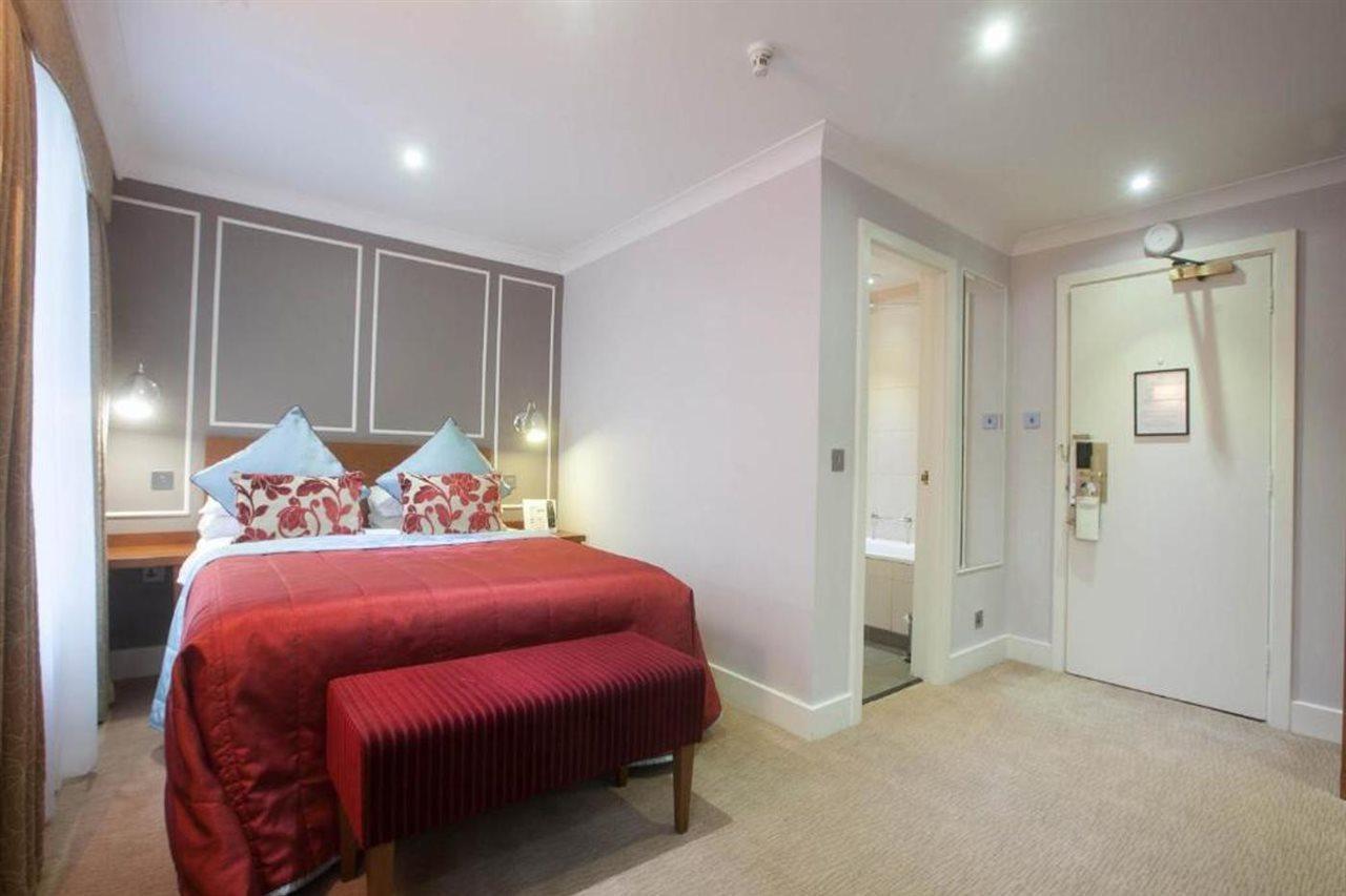 London Chigwell Prince Regent Hotel, BW Signature Collection المظهر الخارجي الصورة