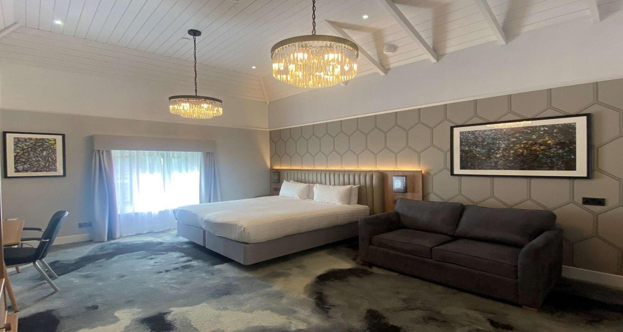London Chigwell Prince Regent Hotel, BW Signature Collection المظهر الخارجي الصورة