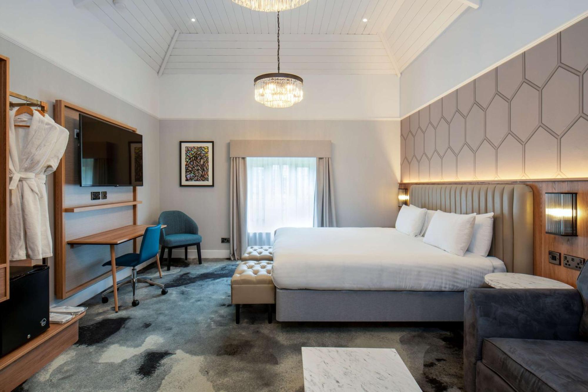 London Chigwell Prince Regent Hotel, BW Signature Collection المظهر الخارجي الصورة