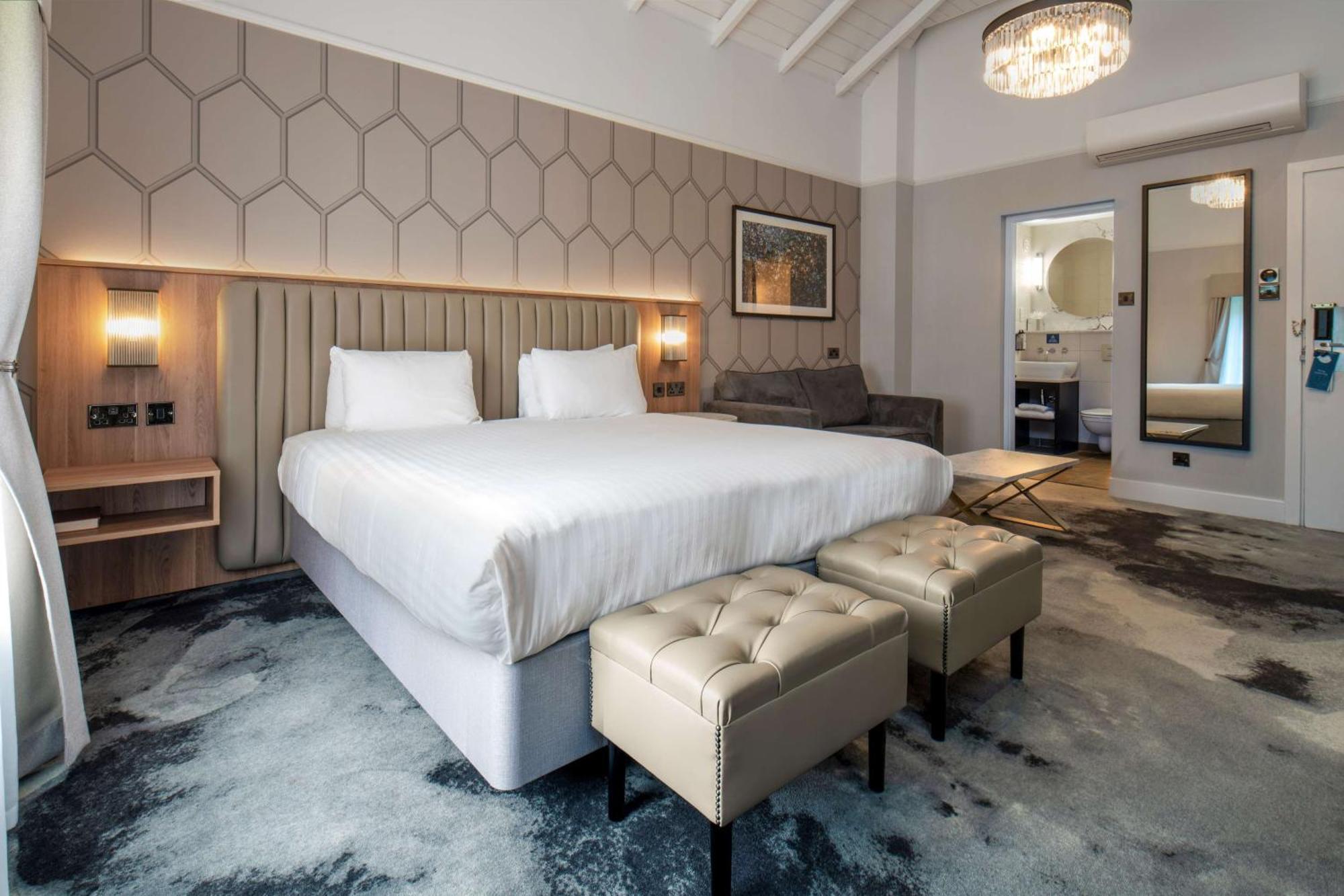 London Chigwell Prince Regent Hotel, BW Signature Collection المظهر الخارجي الصورة